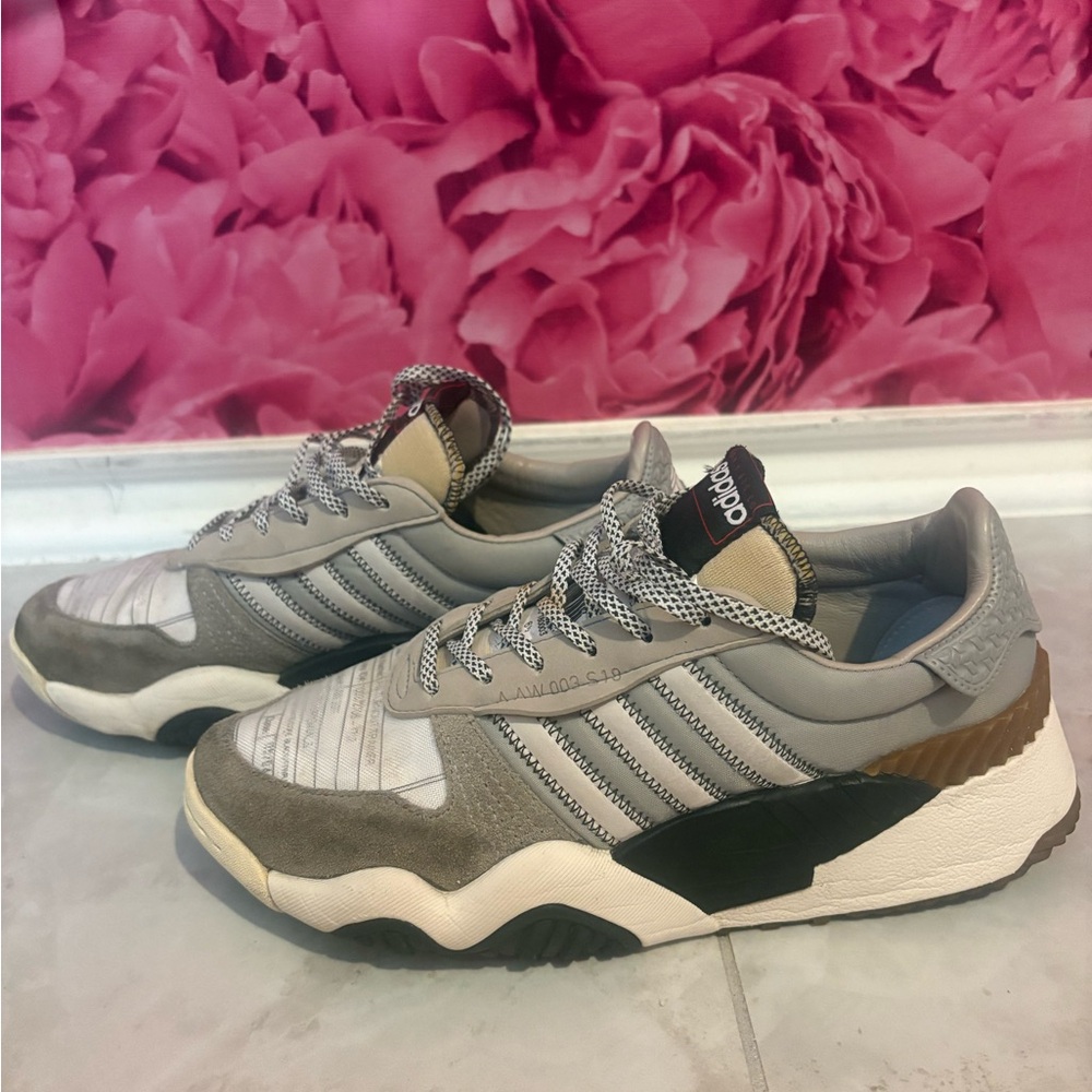 Adidas/Alexander Wang sneaker; size: (men’s 7/women’s 9) - Picture 3 of 4